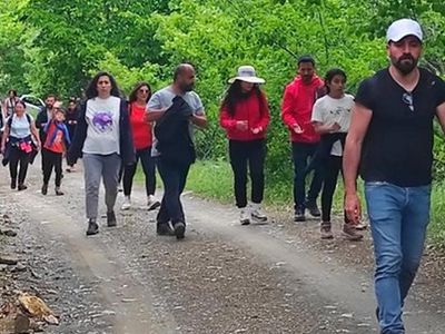 Tunceli'de baharın gelmesiyle ters açan lalelere ilgi büyük!