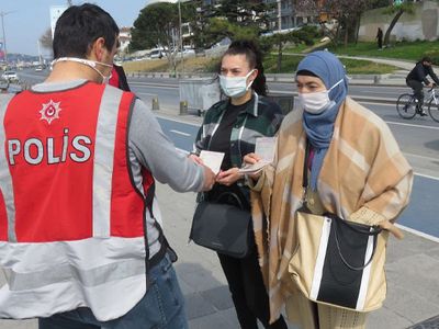 Turistler Üsküdar Sahiline Akın Etti