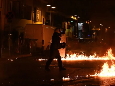 Türk Başkonsolosluğu'nda nöbet tutan polislere molotoflu saldırı!