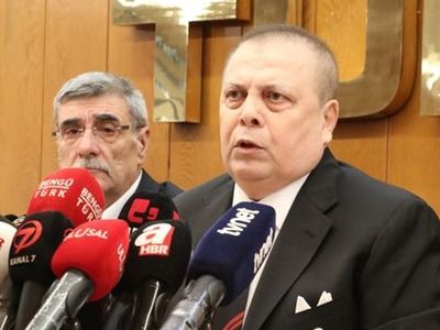 Türk- İş'in acı günü: Genel Başkan Yardımcısı Pevrul Kavlak vefat etti