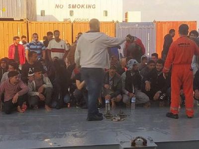 Türk Kaptan Akdeniz'de 97 Göçmenin İmdadına Yetişti