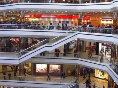 Türk Lirasının Değerinin Korunması Amacıyla Çıkarılan Yasa Çiğneniyor: AVM'ler Yeniden Dövizle İşlem Yapıyor!