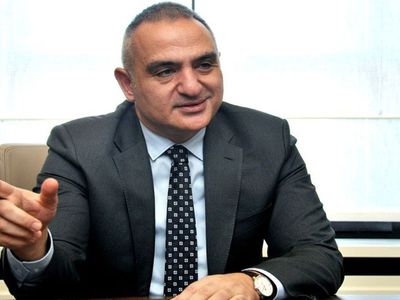 Türk vatandaşından ‘milliyet farkı ücreti’ almıştı: Bakan Ersoy otele verilen cezayı duyurdu