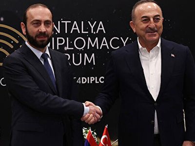 Türkiye-Ermenistan ilişkileri normalleşiyor, iki dışişleri bakanı Antalya'da bir araya geldi!