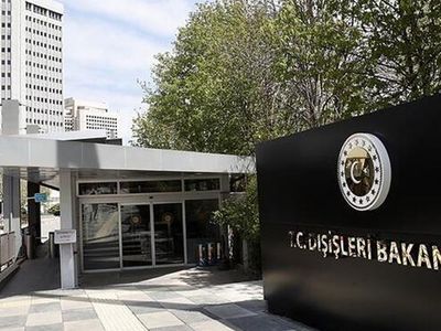 Türkiye Fransa Cumhurbaşkanı Emmanuel Macron'un PYD/YPG ile Görüşmesini Kınadı