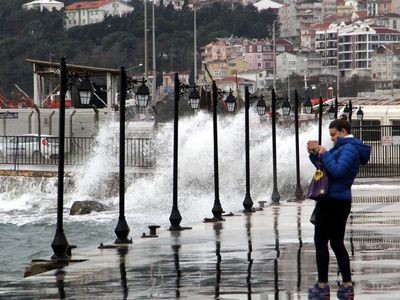 Türkiye genelinde etkisini gösterecek: Meteoroloji’den sağanak yağış ve fırtına uyarısı