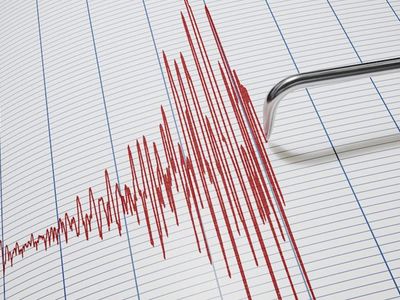 Türkiye-İran sınırında 5.7 büyüklüğünde deprem meydana geldi