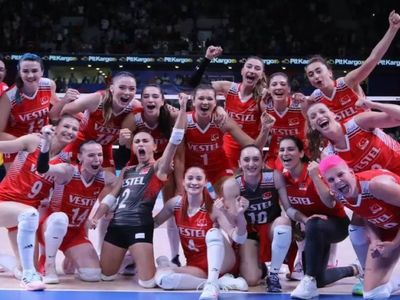 Türkiye İtalya maçı ne zaman, saat kaçta ve hangi kanalda? Filenin Sultanları yarı finalde İtalya ile karşı karşıya