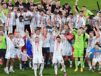 Türkiye Kupası gol düellosuyla sahibini buldu: Beşiktaş Trabzonspor’u son dakika golüyle devirdi