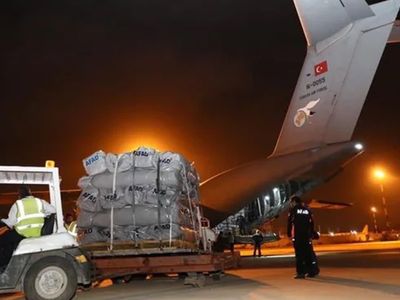Türkiye, Pakistan'a yardım eli uzattı! İnsani yardım uçakları bölgeye ulaştı