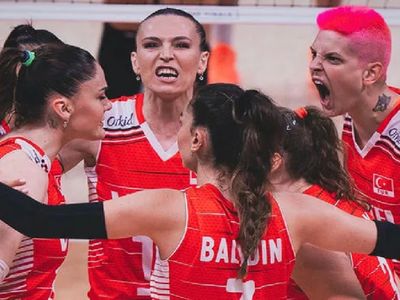 Türkiye Tayland voleybol maçında yüzler güldü! Türkiye'nin yeni rakibi belli oldu