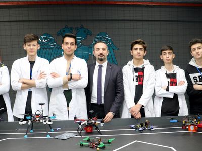 Türkiye'den bir lise, Avrupa'da İHA eğitimi verecek!