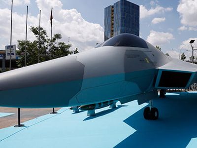 Türkiye'den Milli Savunma Sanayii'nde Dev Adım: Milli Muharip Uçağı Görücüye Çıktı