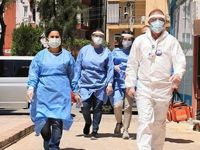 Türkiye'nin Aşı İkna Timi Dünya Basınında Övgü Aldı