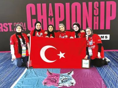 Türkiye'nin gururu: 7748 Techtolia Robotics Takımı, First Robotics Competition'ta ödül aldı!