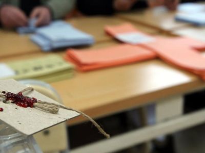 Türkiye’nin nefesini tuttuğu 31 Mart seçimleri için 32 ilde oy verme işlemi sona erdi