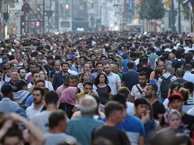 Türkiye'nin nüfusu açıklandı! TÜİK'in verilerine göre kadın ve erkek oranlarında şaşırtan sonuçlar