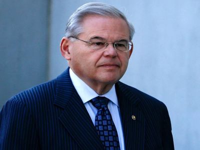 Türkiye’ye skandal sözler söylemişti: ABD’li Menendez’in başı belada