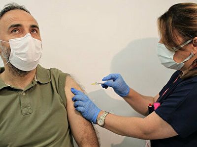 TURKOVAC'in Faz-3 Çalışmalarında Gönüllüler Aşılanıyor