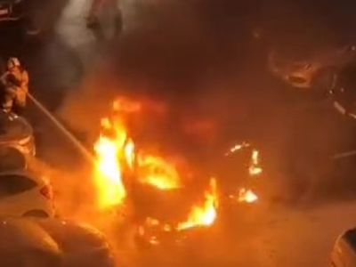 Tuzla'da otomobil birden alev aldı: Olay yerine birçok ekip sevk edildi