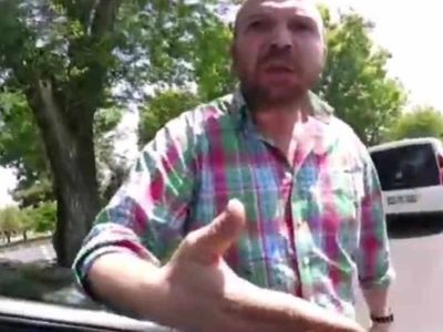 Twitter gündemin olan motorcu kazası nedir? Kadın sürücü ile motorcu arasında gergin anlar! Olay anına ait görüntüler yayınlandı