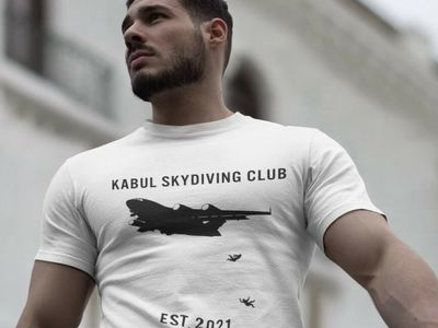 Uçaktan Düşen Afganlılarla Dalga Geçtiler!