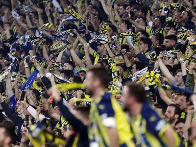 UEFA'dan Fenerbahçe'ye ceza geldi: Sarı Lacivertli taraftarlardan yoksun olacak