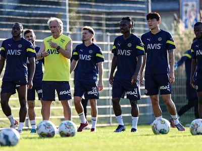 Uğur Meleke Fenerbahçe'de Arda Güler ve İsmail Yüksek'in Jorge Jesus'dan formayı kapacaklarını söyledi