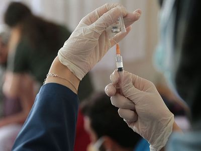 Uğur Şahin Koronavirüse Karşı Uyardı! 3. Doz Yapılmazsa Pandemiyi Atlatamayız