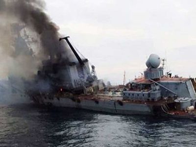 Ukrayna Rusya'nın amiral gemisini batırmıştı: Batan Moskva'nın fotoğrafları paylaşıldı