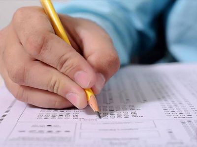 Ülke çapındaki sınavda toplu kopya skandalı: 60 bin kişinin sınavı iptal edildi