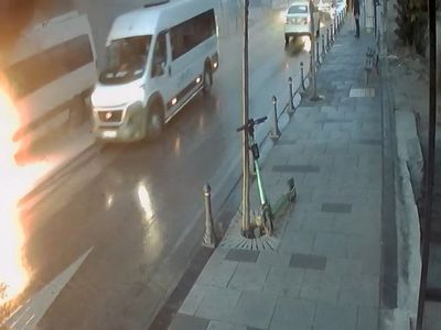 Ümraniye'de Servis Aracı Alev Aldı