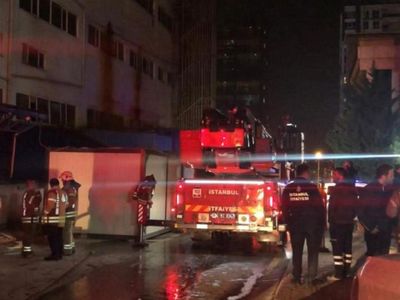 Ümraniye'de yangın! Demir üretim merkezi alev alev yandı