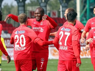 Ümraniyespor Bursaspor'u 2-1 İle Geçti