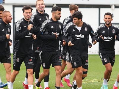Umut Meraş'ın Menajeri Oyuncusuyla Napoli'nin İlgilendiğini Açıkladı!