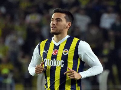 Umut Nayir kimdir, nereli ve kaç yaşında? Umut Nayir hangi takımlarda forma giydi, kaç gol attı? Umut Nayir biyografisi ve kariyeri