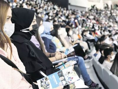 Üniversite Serüveni Başladı: İlk Ders Koronavirüs Oldu!