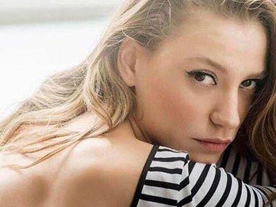 Ünlü çift aşklarını böyle ilan etti: Serenay Sarıkaya ve Umur Evirgen çiftinden ilk kare geldi