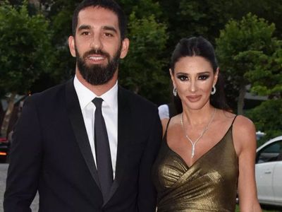 Ünlü Futbolcu Arda Turan’ın Eşi Aslıhan Doğan Turan Bombayı Patlattı: Kız Olsun İstiyoruz
