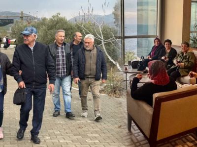 Ünlü iş insanı otelini emeklilere açtı