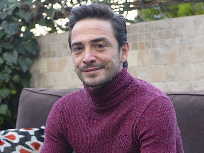 Ünlü Oyuncu Ahmet Kural İki Yıldır Aşk Yaşadığı Sevgilisiyle Nikah Masasına Oturmaya Karar Verdi!