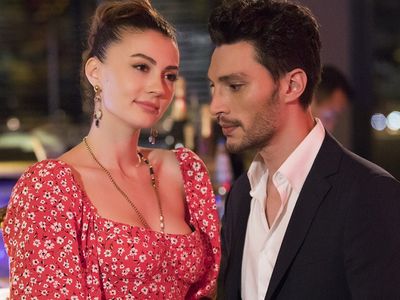 Ünlü Oyuncu Birgül Ulusoy Oyunculuk Sektörünü Yerin Dibine Soktu!