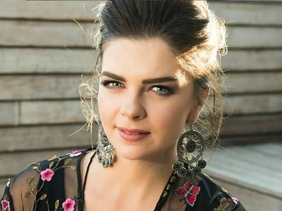 Ünlü oyuncu Pelin Karahan isyan etti: Sene 2023 ve hala bir savaş söz konusu
