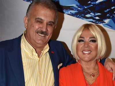 Ünlü Sanatçı Canlı Yayında Yuvarlandı!