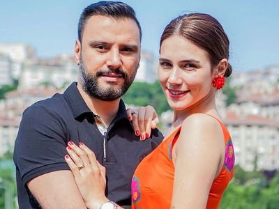 Ünlü Şarkıcı Alişan Eşi Buse Varol'la Yollarını Ayırdığı İddiasına Son Noktayı Koydu!