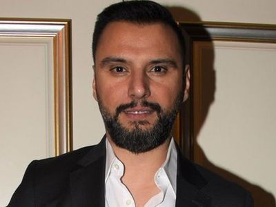 Ünlü Şarkıcı Alişan Esra Erol’un Eşiyle Çıkan Boşanma Haberlerini Beğenmesine Yönelik İlk Tepkisini Gösterdi