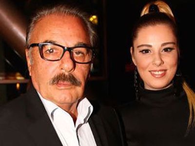 Ünlü Şarkıcı Ferdi Tayfur'un Kızı Tuğçe Tayfur Şarkılar Bizi Söyler Programına Damgasını Vurdu!