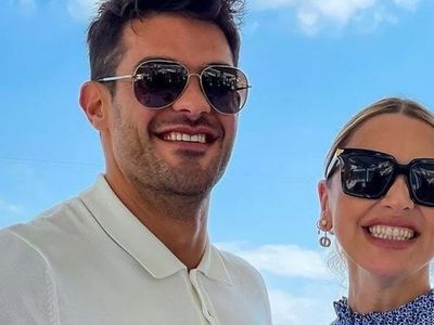 Ünlü Şarkıcı Hadise’nin Sevgilisi Mehmet Dinçerler Fotoğraflarını Çeken Basın Mensuplarına Ateş Püskürdü!