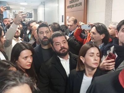 Ünlü sporcuları dolandırdığı iddiasıyla mahkemeye çıkan Seçil Erzan 3. kez hakim karşısında! Futbolcu Semih Kaya’dan ağızları açık bırakacak itiraflar
