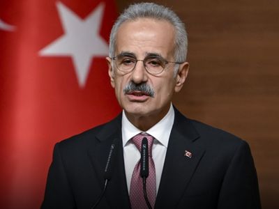 Uraloğlu: Hürmüz’deki Türk Gemilerinde İnsani Sorun Yok, Takip Sürüyor